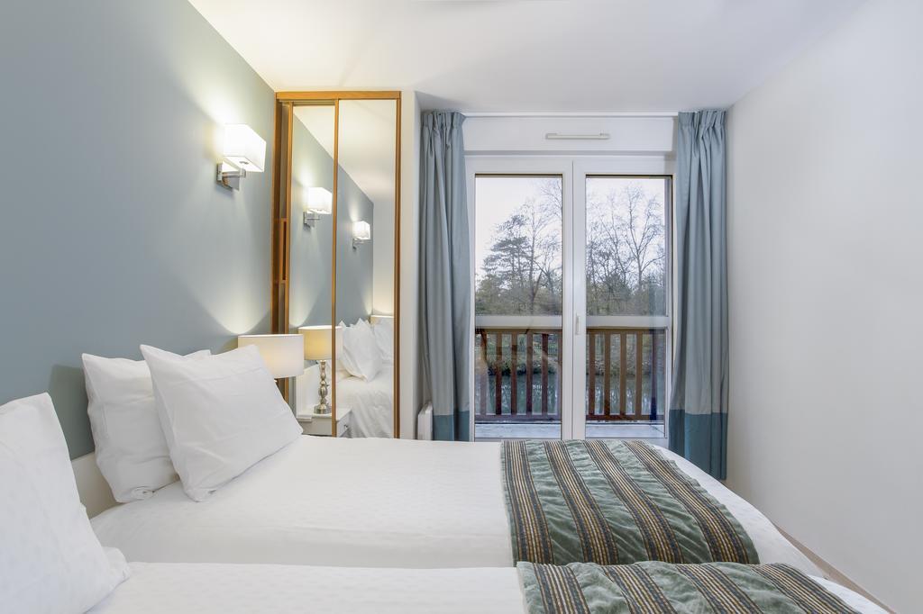 Karma Manoir Des Deux Amants Aparthotel Connelles Ngoại thất bức ảnh