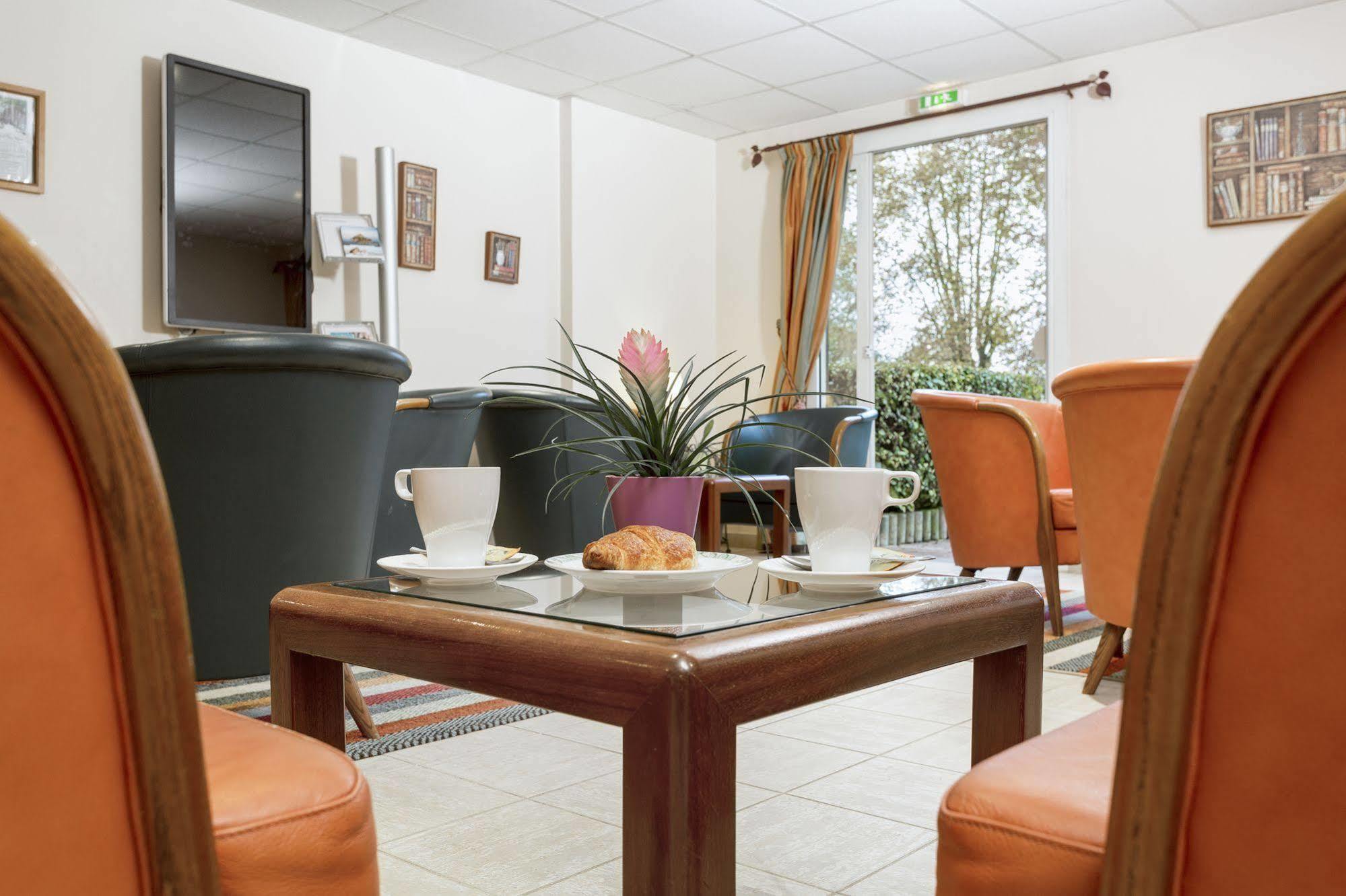 Karma Manoir Des Deux Amants Aparthotel Connelles Ngoại thất bức ảnh